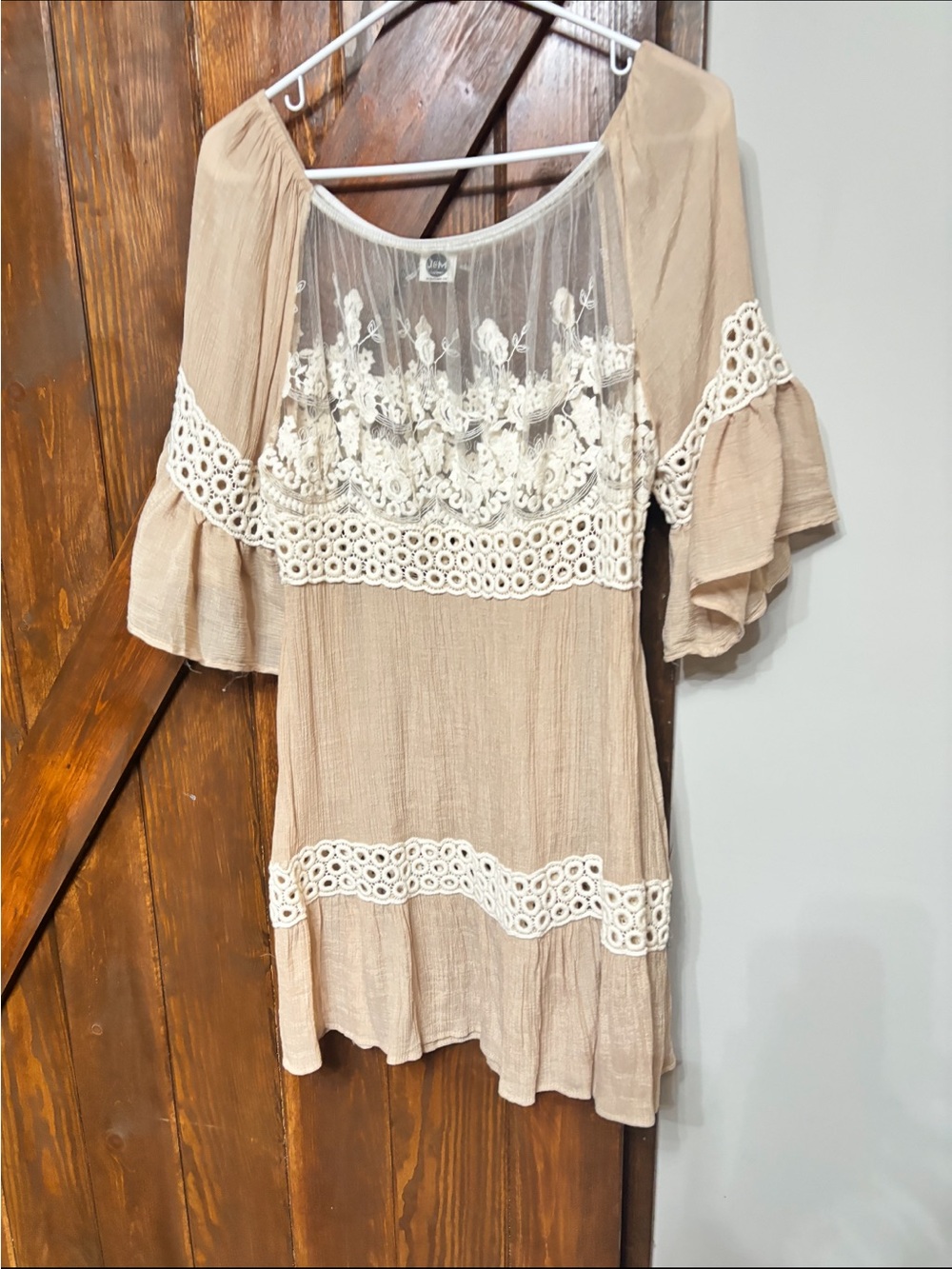Boho Lace-Inset Peasant Top — Beige vintage